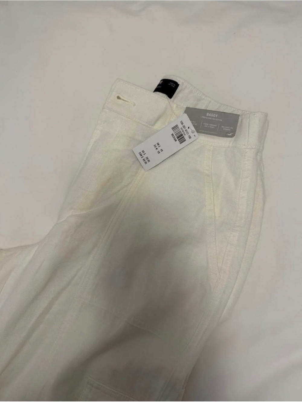 Hollister Cream High-Rise Baggy Jeans